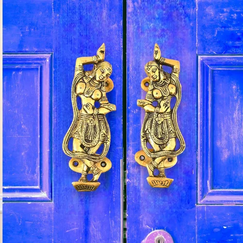LoveNspire Tiradores decorativos antiguos de puerta de dama bailarina de 6.8 pulgadas, par de 2 pomos únicos de latón para cajón, estante, armario,