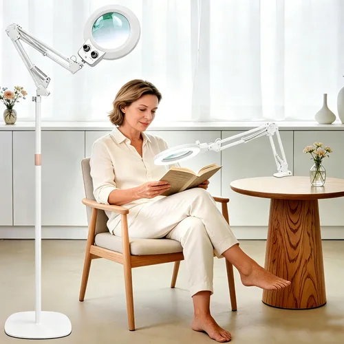 KIRKAS Lámpara de pie con aumento 12X con base para esteticistas de 2,200 lúmenes, lente de cristal iluminada, soporte ajustable y brazo giratorio