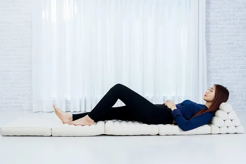Miniatura 4 de Leewadee Cómodo colchón japonés de suelo, cama tailandesa con cojín triangular, colchón futón, tapete de masaje tailandés XL extra largo, 89 x 20