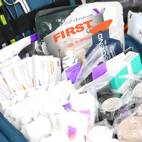 Miniatura 4 de Lightning X Value Compact Medic First Responder EMS/EMT - Bolsa de trauma con kit de llenado básico A, color azul