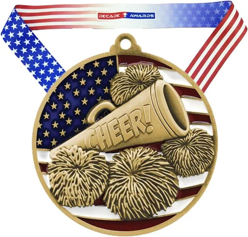 Decade Awards Medalla grabada patriótica Cheer - Medalla de espíritu de 2.75 pulgadas de ancho con estrellas y rayas de la bandera estadounidense Oro