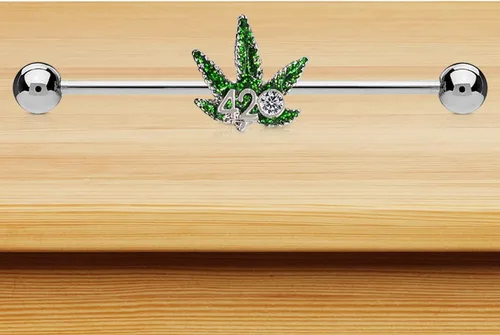 Miniatura 2 de Pierce2GO 420 Weed - Piercing de oreja industrial de acero inoxidable de grado quirúrgico 316L con circonita cúbica, piercing de oreja con colgante