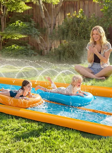 Miniatura 7 de Sloosh Tobogán acuático de doble carril, tobogán de agua resistente de 25 x 6 pies con aspersor y 2 tablas inflables para adultos y niños, fiesta