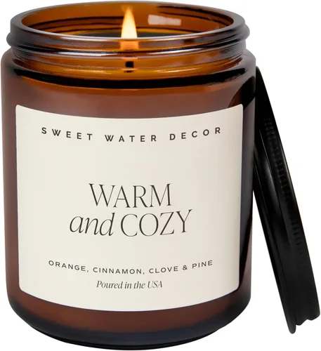 Miniatura 25 de Sweet Water Decor Vela festiva de soja, aroma a clavo de olor, pino y sándalo, para la casa, frasco ámbar de 9 onzas, más de 40 horas de duración