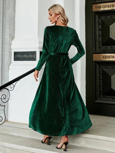 Miniatura 5 de BerryGo Vestido semiformal de terciopelo con cuello en V para mujer, vestido largo de cóctel para invitados de boda