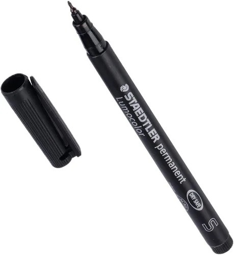 Staedtler Lumocolor - Marcador permanente de punta fina, color negro, especial para adornos personalizados