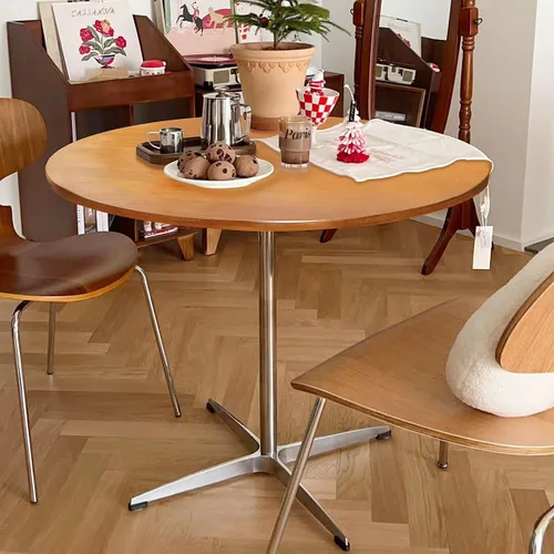 Miniatura 2 de Mesa de comedor redonda moderna de madera maciza con base de metal cruzada, mesa pequeña de madera marrón para oficina, mesa de centro pequeña
