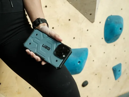 Miniatura 6 de URBAN ARMOR GEAR UAG - Funda compatible con iPhone 15 Plus de 6.7 pulgadas, Pathfinder transparente ceniza/negro, imán integrado compatible