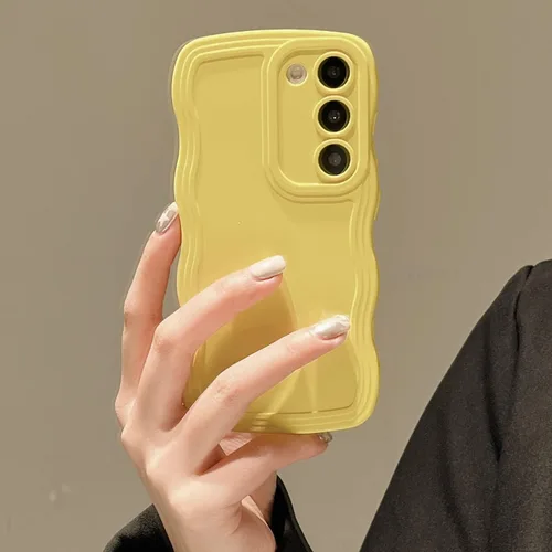 Miniatura 19 de UEEBAI Funda de silicona con marco de ola para Samsung Galaxy S22 5G, funda de teléfono con marco de ola linda, ajuste delgado, amortiguador de Negro