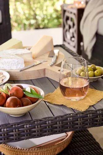Miniatura 5 de Martha Stewart Farrow Juego de 4 copas de vino multiusos sin tallo de 18 onzas para vino tinto o blanco Copa de vino sin tallo de 18 oz
