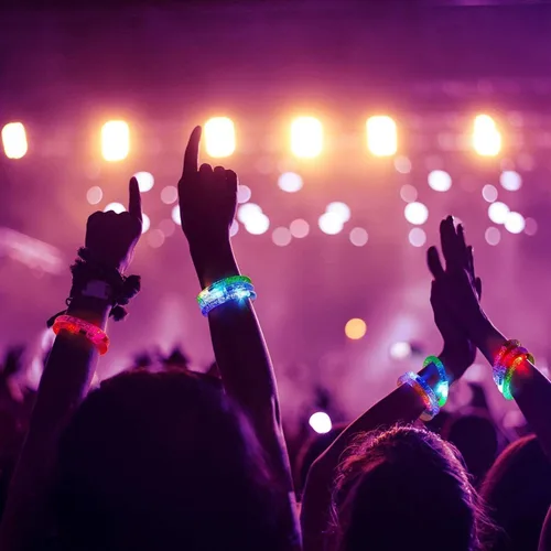 Miniatura 2 de AMENON Paquete de 24 pulseras LED que brillan en la oscuridad, recuerdos de fiesta del 4 de julio, suministros de fiesta para niños, pulseras