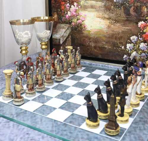 Miniatura 7 de Ebros Gift Juego de ajedrez con temática histórica, ejército de faraón ptolemaico egipcio contra Augusto César, Imperio Romano, Centuriones, piezas