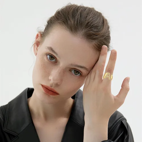 Miniatura 2 de Honsny Anillo de oro de moda con letra inicial para mujer, anillos dorados gruesos y ajustables con circonita cúbica, alfabeto mayúscula, nudillo