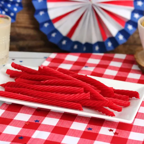 Miniatura 3 de RedVines - Regaliz rojo a granel, paquete de 3, giros originales de regaliz rojo, regaliz suave y masticable, dulces de San Valentín a granel, sin