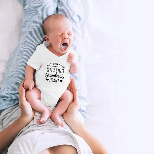 Miniatura 16 de CBTwear Not Sorry for Stealing Grandma's Heart – Ropa de bebé – Divertido body para recién nacido para niños y niñas