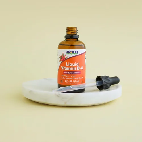 Miniatura 6 de NOW Foods Suplementos, vitamina D-3 líquida, huesos fuertes*, soporte estructural*, 2 onzas