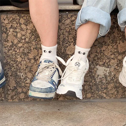 Miniatura 2 de 2 pares de divertidos calcetines magnéticos para parejas, calcetines de mano a mano, calcetines magnéticos de ojos grandes para amantes, amigos