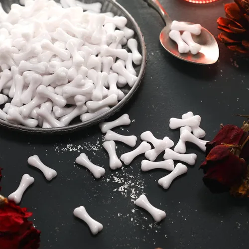 Miniatura 5 de 300 piezas de mini huesos de esqueleto de Halloween de plástico blanco falsos pequeños huesos humanos de las cavernas en miniatura