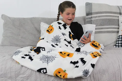 Miniatura 6 de Manta de forro polar de Halloween: telaraña, sombrero de bruja, murciélagos negros, calabazas naranjas, franela suave y cálida para cama, sofá