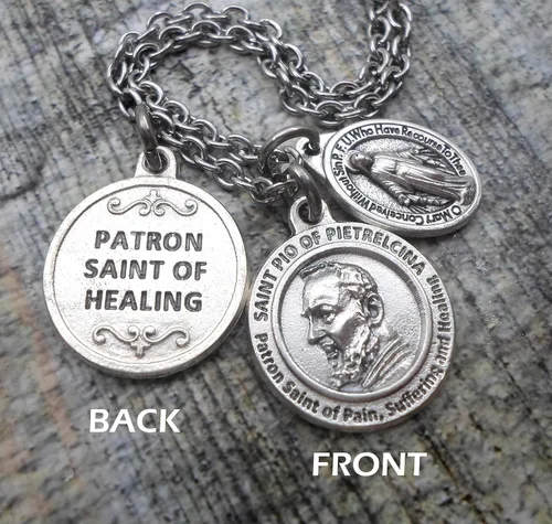 Miniatura 2 de Santo patrón de la curación, San Pío de Pietrelcina, Padre Pío, collar, llavero o clip, joyería católica de reconciliación, personaliza con inicial