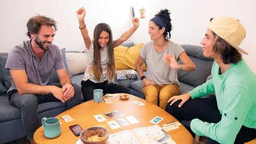 Miniatura 8 de ¡DESBLOQUEA! Juego de cartas de aventuras secretas - Aventura cooperativa inspirada en salas de escape, juego familiar divertido para niños