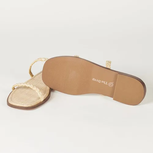Miniatura 4 de The Drop Sandalias planas Paris con dos correas y punta cuadrada para mujer