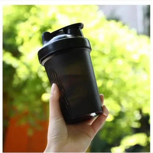 Cekaso Batidora de botellas para batir y antes del entrenamiento, la mejor taza agitadora (sin BPA) con tapa de bucle clásico y bola batidora,