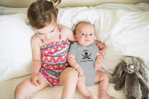 Miniatura 8 de AW Fashions Arrr Change Me Booty - Body divertido y adorable para recién nacido, ropa de bebé a la moda