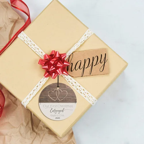 Miniatura 5 de Nuestro primer adorno de Navidad comprometido 2025 colgante de vidrio estampado – decoración rústica personalizada de corazones de granja – Círculo