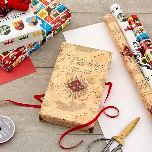 Miniatura 3 de Hallmark Paquete de papel de regalo y bolsas de regalo de Harry Potter (paquete de 3 papel de regalo, paquete de 3 bolsas de regalo)