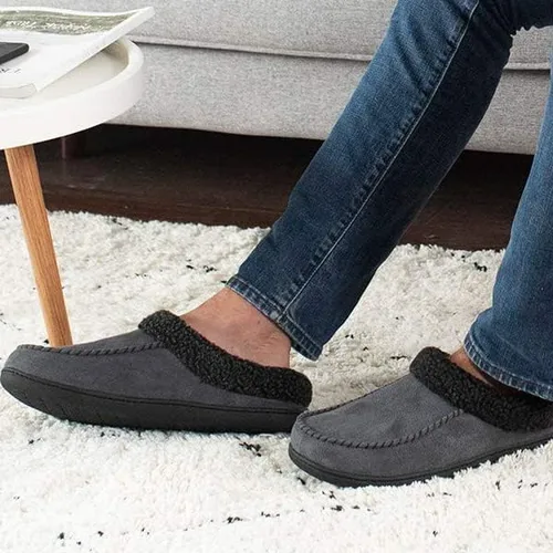 Miniatura 6 de ULTRAIDEAS Mens Moccasin Slippers with Memory Foam Insole Slip on House Slippers Warm Faux Sherpa Lining House Shoes Clog with Nonslip Rubber Sole