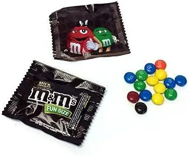 Miniatura 4 de Juego de regalo de Rakhi para hermano y bhabhi Incluye hermoso rakhi para Bhai y Lumba Rakhi para Bhabhi, Roli Chawal, imán y chocolate Envía