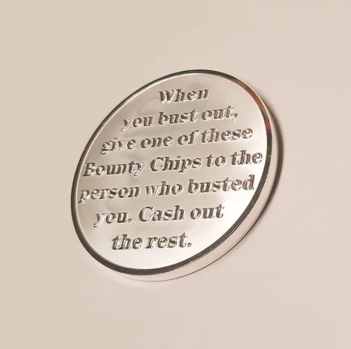 Miniatura 3 de 10 fichas de póquer de recompensas recubiertas plateadas para torneos de recompensas/protector de tarjeta