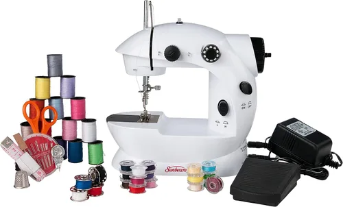 Sunbeam Máquina de coser pequeña portable portable Pedal de pie adaptador de CA y Kit de más de 75 piezas de costura incluido, caída en bobina para