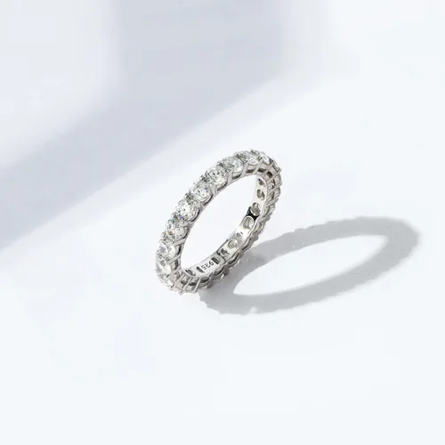 Miniatura 43 de Amazon Essentials Anillo de plata de ley chapada en platino o oro con circonita cúbica redonda de elementos infinitos