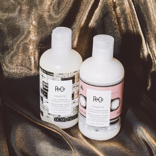 Miniatura 3 de R+Co Cassette Curl Shampoo & Conditioner Set + Superseed Oil Complex Define rizos, domina el encrespamiento y añade brillo Vegano + libre