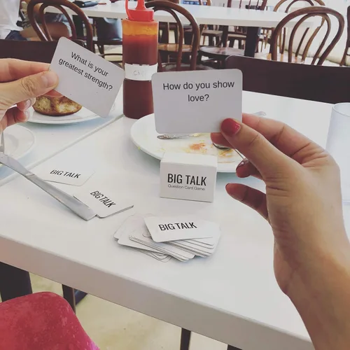 Miniatura 4 de BIG TALK Juego de cartas de preguntas para iniciadores de conversación – Preguntas profundas para conexiones significativas – Divertidos