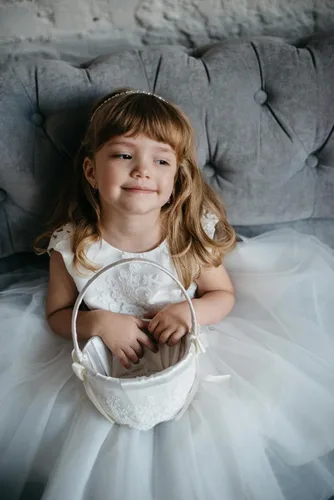 Miniatura 3 de Juego de almohada y cesta de anillo de marfil Colección de encaje niña de flores y cesta de bienvenida para invitados, cestas de boda hechas a