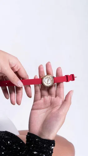 Miniatura 5 de GUESS Reloj para mujer de 0.984in, correa roja, esfera blanca, caja dorada, Rojo