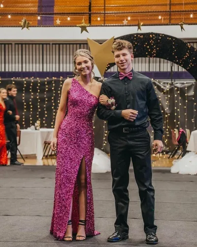 Miniatura 7 de Rjer One Shoulder Prom Dresses 2023 Sequin Formal Dresses Long Evening Gowns Slit Wedding Party Dresses