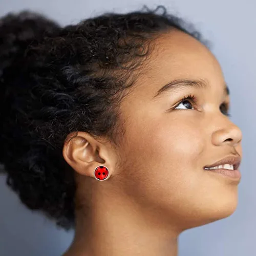 Miniatura 5 de Pendientes de mariquita roja para niña, aretes de insectos plateados con puntos negros para Halloween, Navidad, cumpleaños, cosplay, regalos