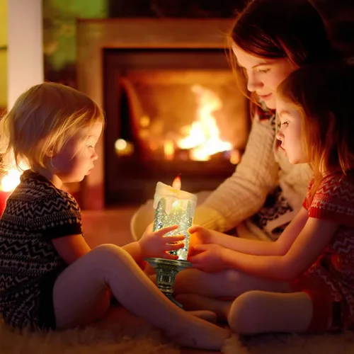 Miniatura 8 de AOMIL - Velas sin llama de Navidad, velas LED parpadeantes con temporizador, luces de bola de nieve para decoraciones navideñas Esquí