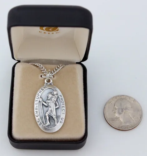 Miniatura 4 de Medalla de San Cristóbal en tono plateado oxidado fino de 1-3/8 pulgadas en cadena chapada en rodio genuino de 24 pulgadas con caja de regalo