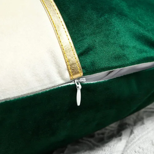 Miniatura 6 de OTOSTAR Juego de 4 fundas de almohada de terciopelo suave de 18 x 18 pulgadas, fundas de almohada decorativas modernas de cuero dorado a rayas