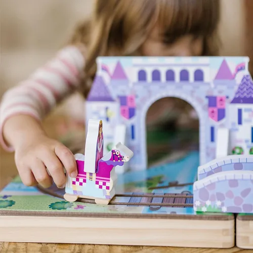 Miniatura 8 de Melissa & Doug 19 piezas de madera para llevar a lo largo de la mesa Kingdom - Carruaje, caballo, unicornio, dragón, más Reino