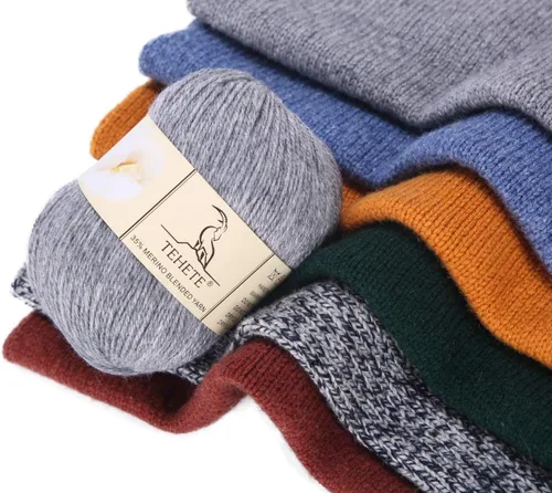 Miniatura 5 de Ovillo de lana de merino para tejer (3 capas) suave y ligero de 150g para ganchillo (Beige)