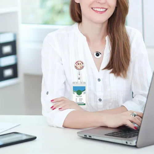 Miniatura 5 de Paquete de 3 Carretes para Insignias - Lindo Portainsignias Retráctil con Clip de ID para Accesorios de Enfermera para el Trabajo, Divertidos