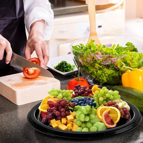 Miniatura 5 de Frcctre Paquete de 12 bandejas de plástico de 12 pulgadas con tapa, platos desechables de plástico para servir alimentos con tapas de cúpula