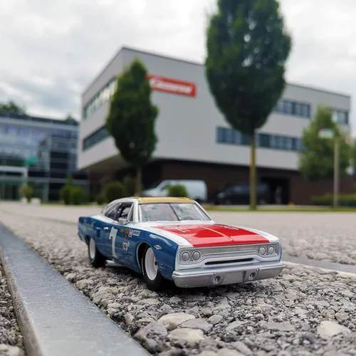 Miniatura 5 de Carrera 30945 Plymouth Road Runner No. 7 - Vehículo de carreras digital a escala 1:32 para carreras de autos Carrera con ranura digital, rojo, azul
