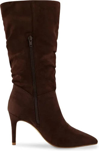 Miniatura 4 de CUSHIONAIRE Botas Porsha de tacón fruncido para mujer con espuma viscoelástica, anchos disponibles, Negro